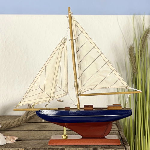 Modellschiff aus Holz - Einmaster A 34x30 cm