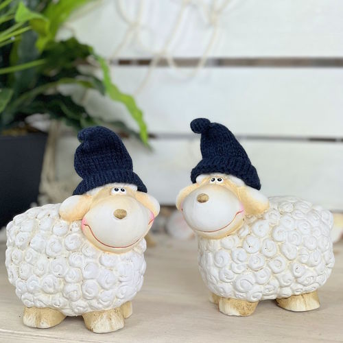 Maritime Dekofiguren Schafe mit blauer Pudelmütze 2er Set