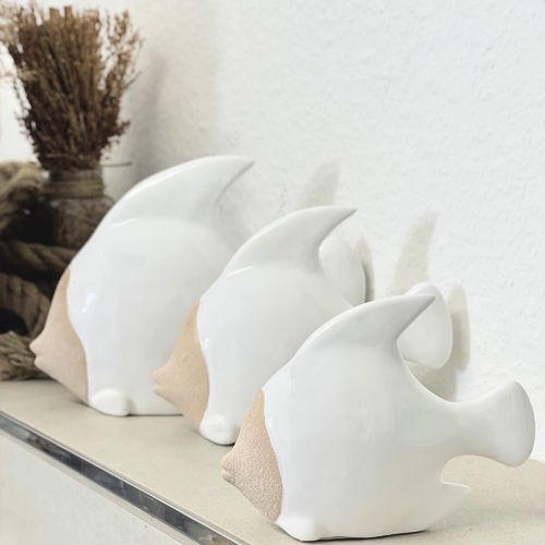 Porzellanfiguren „Fische“ weiß mit Sandapplikationen
